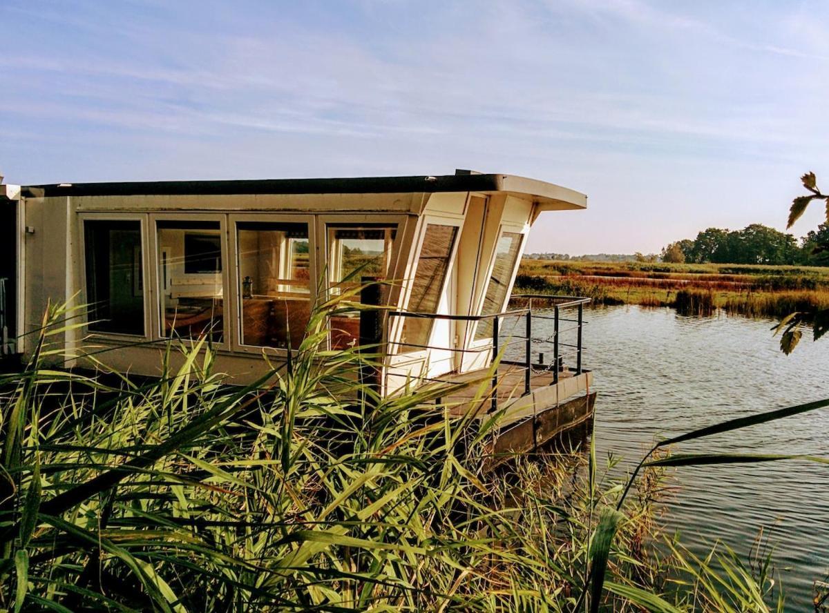 Urlauberschiff Neptun Im Ostseebad เพรโรว์ ภายนอก รูปภาพ