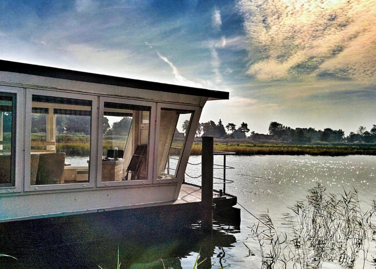 Urlauberschiff Neptun Im Ostseebad เพรโรว์ ภายนอก รูปภาพ